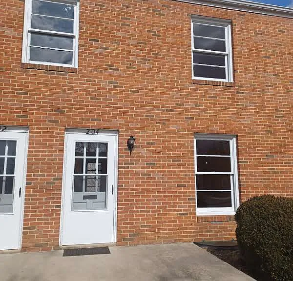 204 E Whitlock Ave #1 — Photo 1