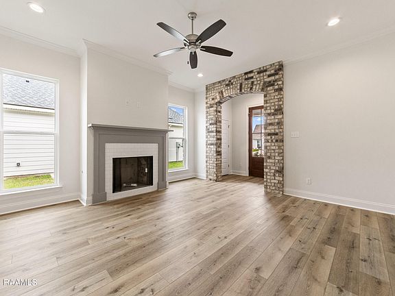 4th image of 121 Sojourner Dr