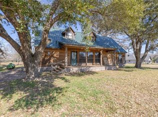 1377 Westbrook Rd, Navasota, TX 77868