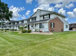 1422 Canyon Dr, Janesville, WI 53546
