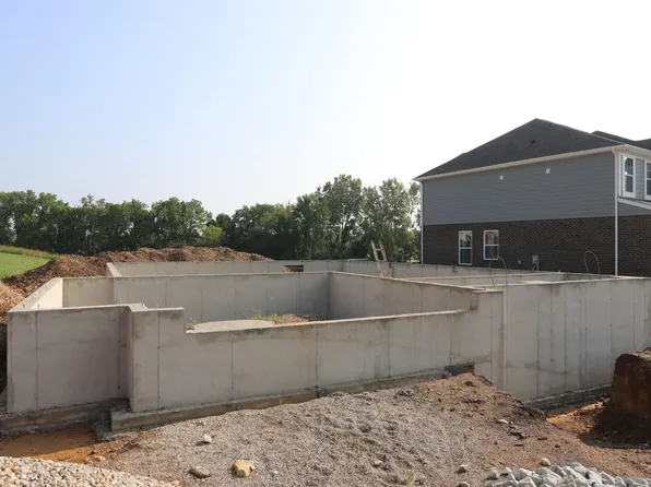 2736 Sky Crossing Dr, Dayton, OH 45434
