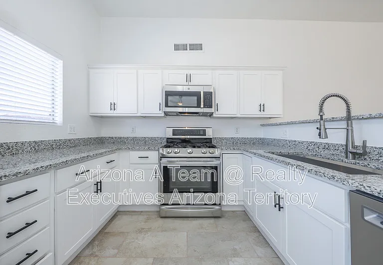 8873 E Rose Tree St — Photo 1