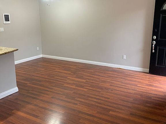3rd image of 4157 Menlo Ave Unit 3