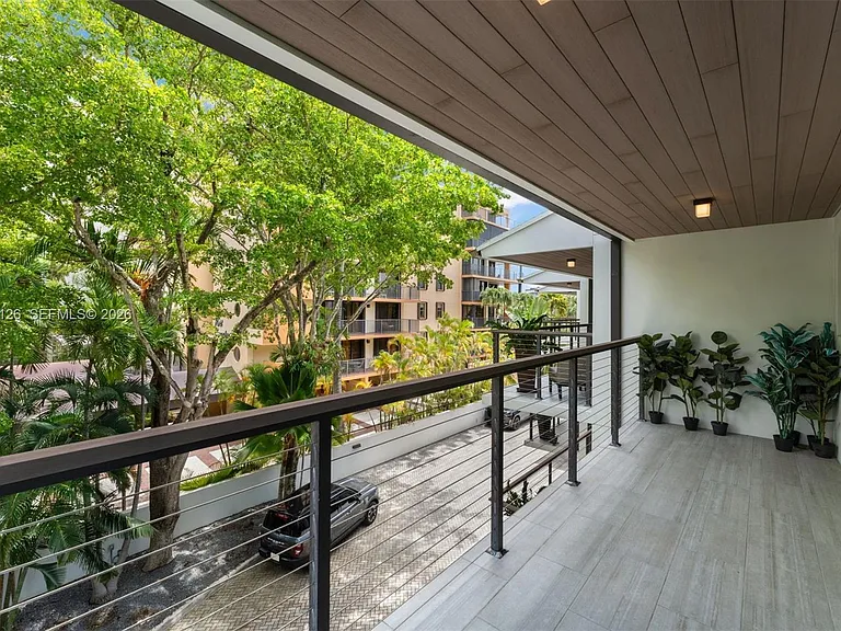 3560 W Fairview St — Photo 41