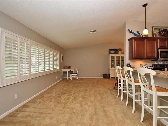 3rd image of 853 Hillside Dr
