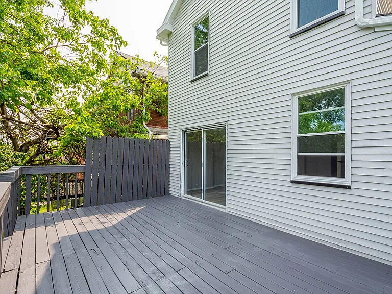 21 Lacona St — Photo 9