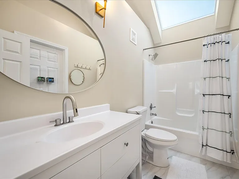 142 N Dixon Dr — Photo 8