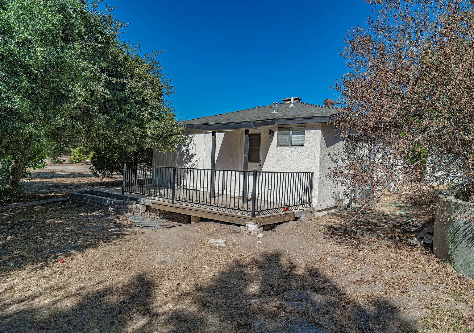 2 Bedroom Single Story in Santa Clarita. — Photo 4