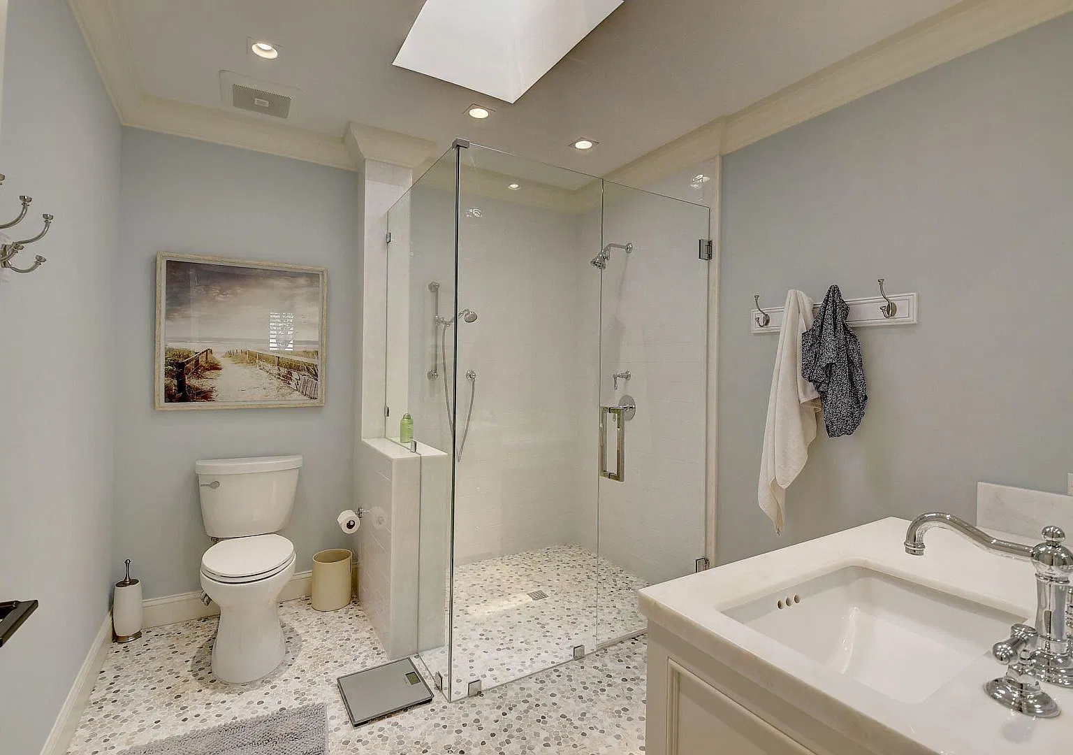 2 bed, 2.0 bath, 1364 sqft, $6,000 — Photo 4