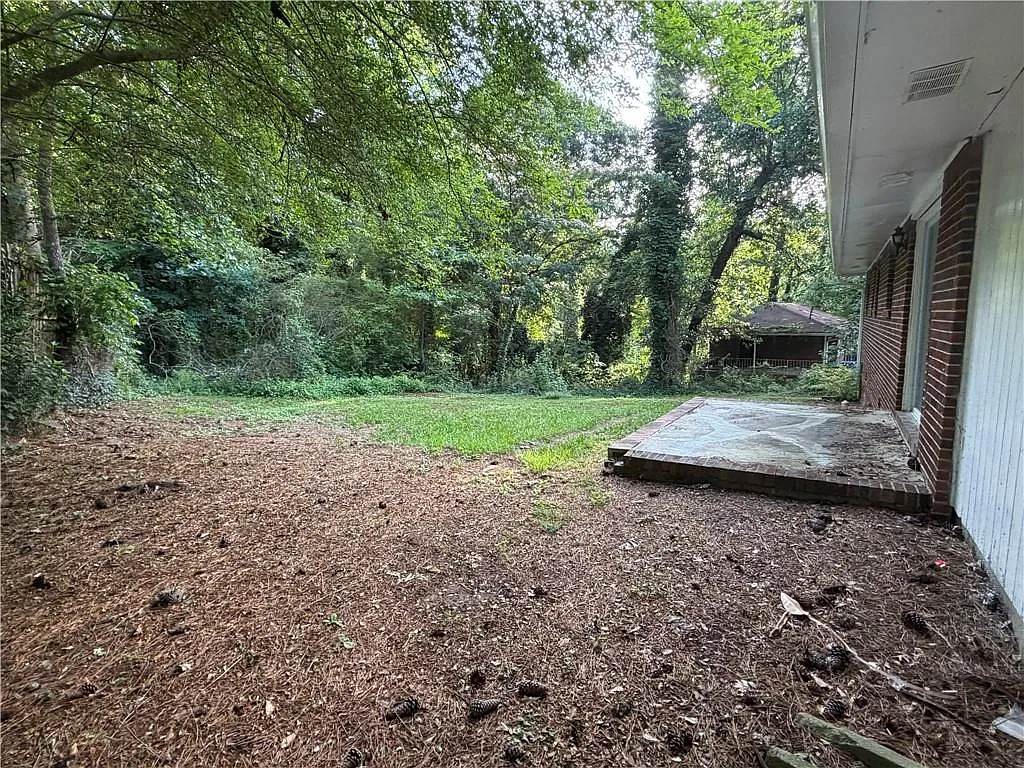 3 bed, 1.5 bath, 984 sqft, $1,900 — Photo 3
