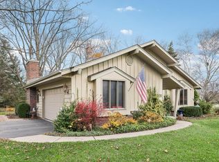 300 Lenz Ct, North Prairie, WI 53153