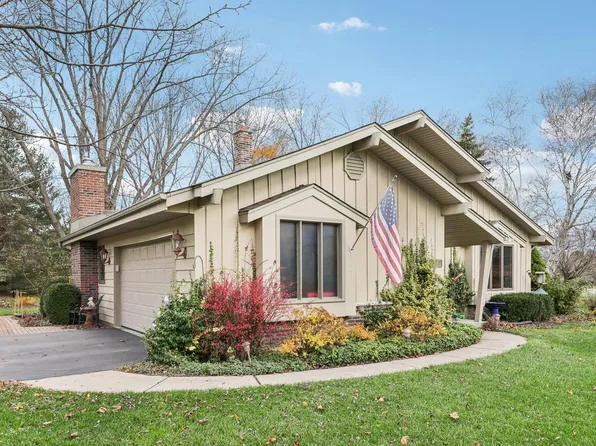 300 Lenz COURT, North Prairie, WI 53153