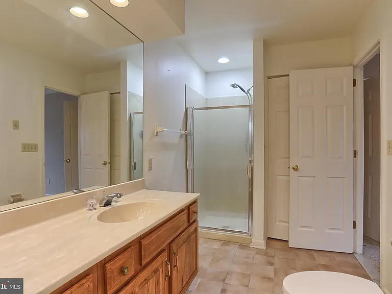 1127 Wicklow Ct — Photo 21