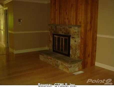 Fireplaced Livingroom