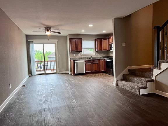 3rd image of 10508 Kane Dr