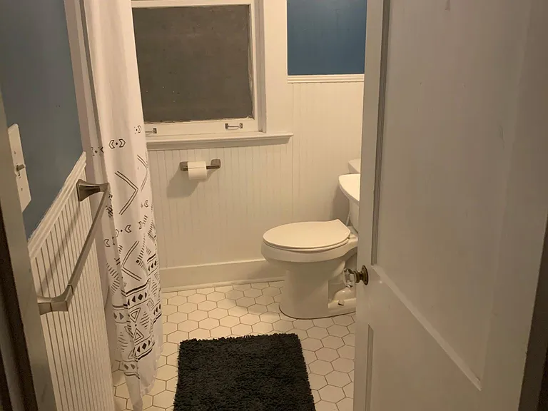 1617 Faxon Ave — Photo 5