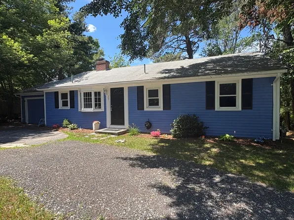 365 Phinneys Ln, Barnstable, MA 02630