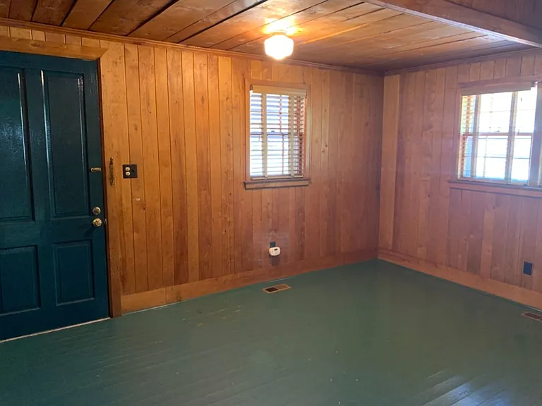 110 N Hilliard St — Photo 17