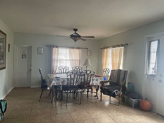 5th image of 5104 1st Ave W