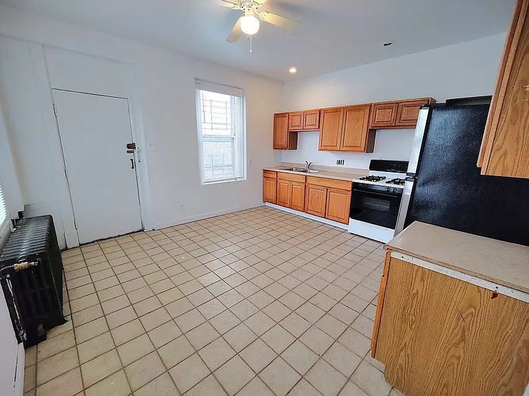 3139 Ward St — Photo 4