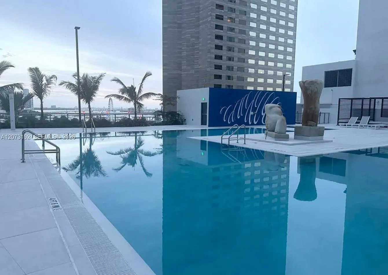 One Miami East Condo — Photo 3