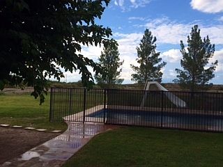 has two self lock gates