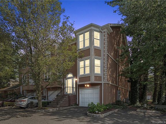 4th image of 2675 Park Ave #16