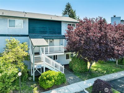 8823 Holly Drive #H207, Everett, WA, 98208