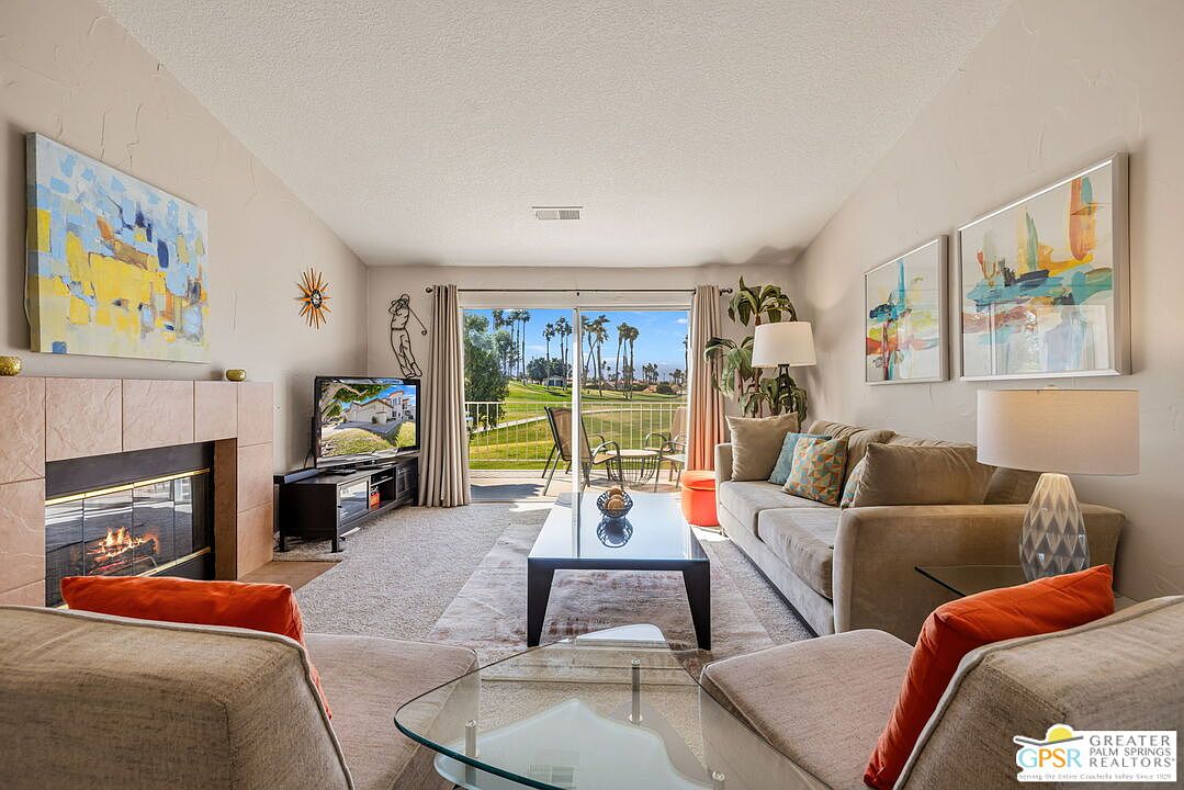 283 Vista Royale Cir W