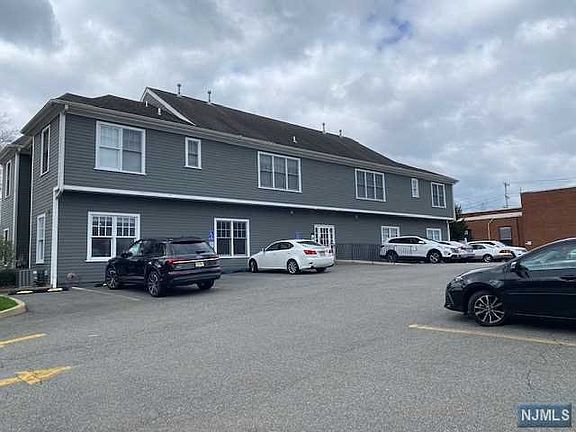 2nd image of 391 Clinton Ave