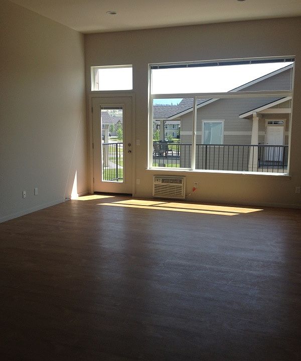 2nd image of 21580 E Bitterroot Ln