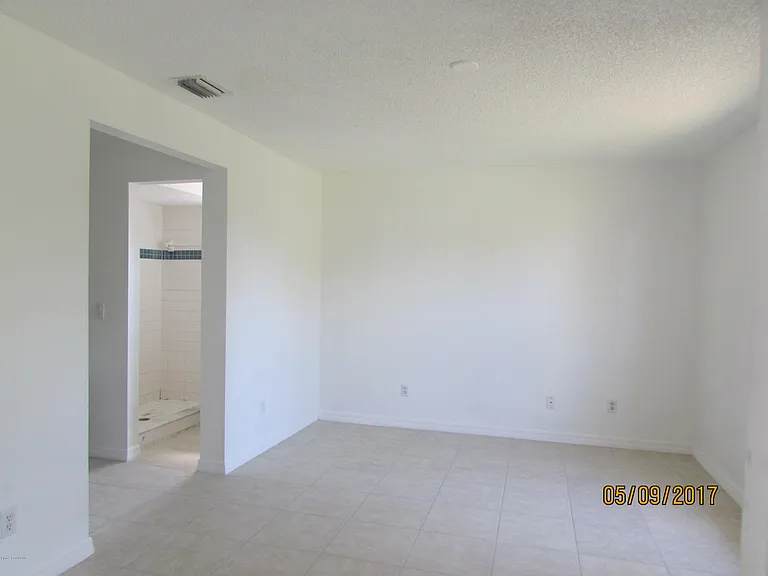 407 Delmonico St NE — Photo 5