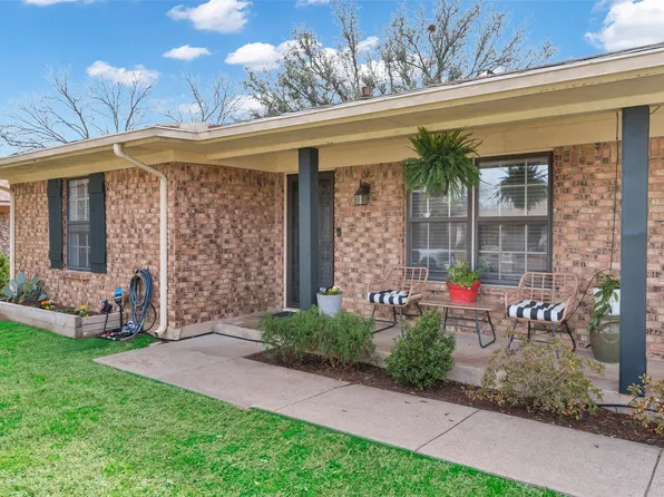 4025 Aragon Dr, Fort Worth, TX 76133