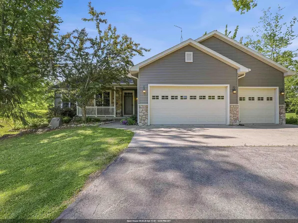 W7974 Thomaswood Trl, Fond Du Lac, WI 54937