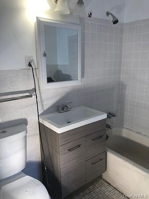 1st image of 107 Thurton Pl #1
