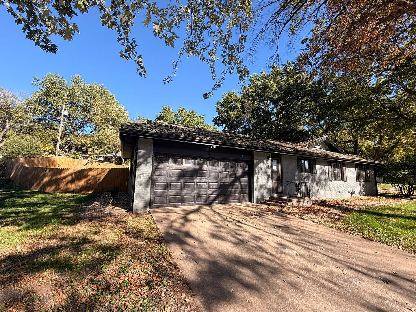 3-Bed, 2-bath Luxury Southern Hills Designer Home! — Photo 2