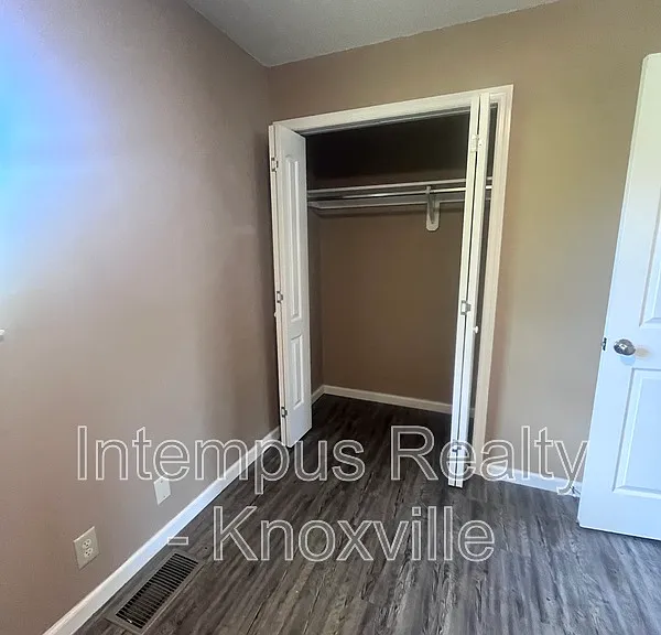 405 Iroquois Ln #1 — Photo 17