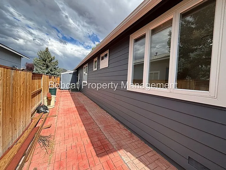 1300 Bridle Way — Photo 45