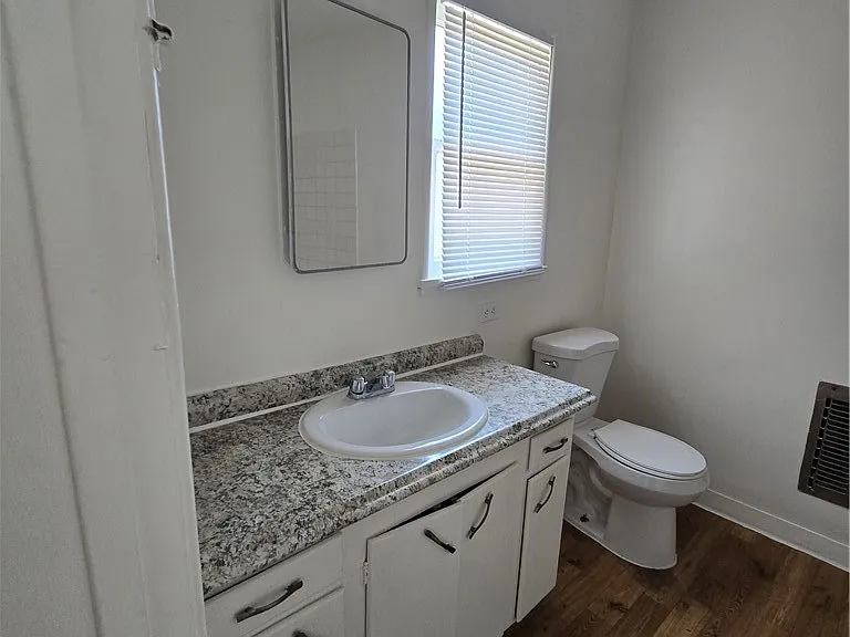209 S Birch St #B — Photo 13