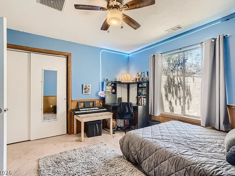 5945 N El Capitan Way — Photo 31