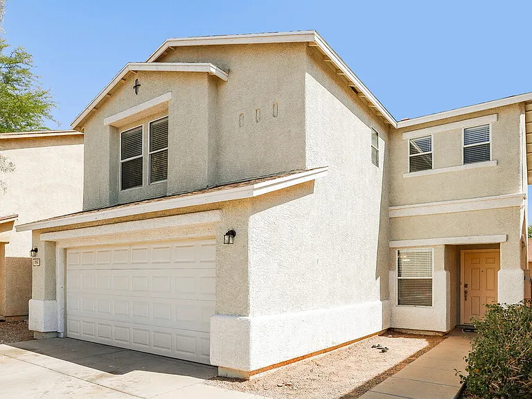 1552 E Maryland Pl — Photo 4