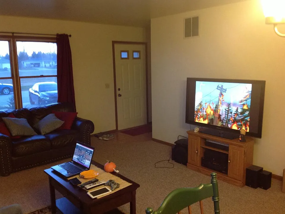1675 Robin Ln