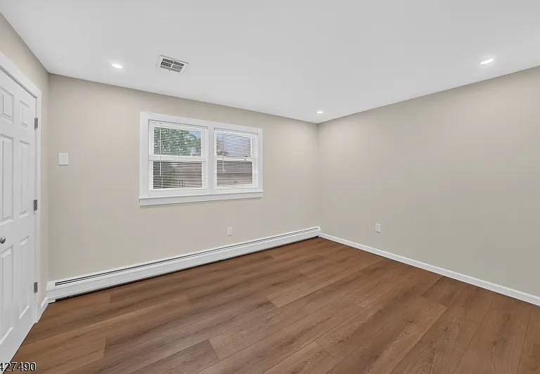 210 Walnut St #R — Photo 15