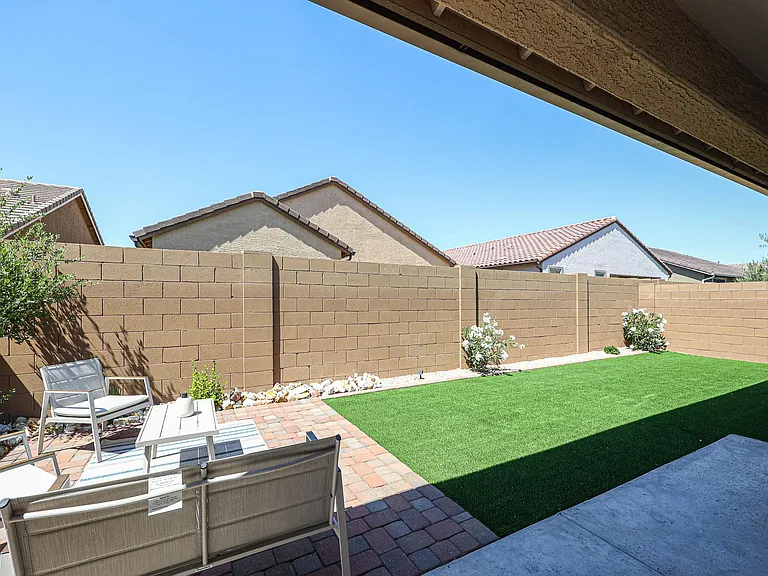 8924 W Bethany Heights Dr — Photo 26
