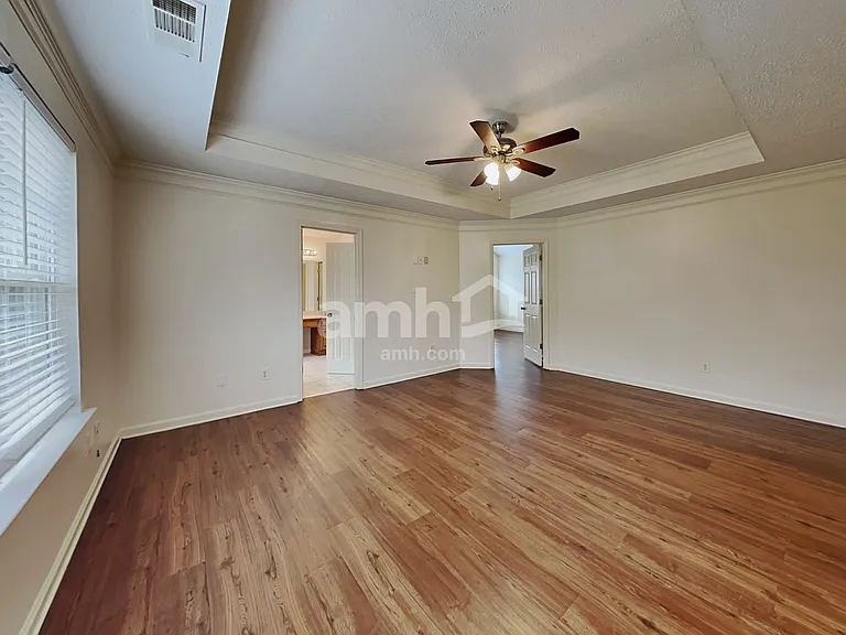 389 Sunderland Way — Photo 10