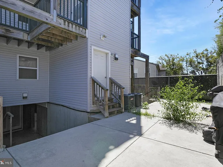 1228 N 25th St #6 — Photo 15
