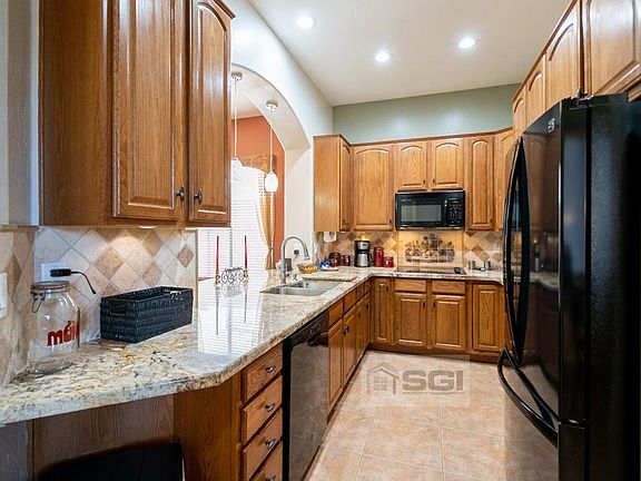 4th image of 26830 N 66th Ln