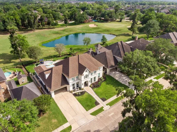 1402 Forest Brk, Sugar Land, TX 77479