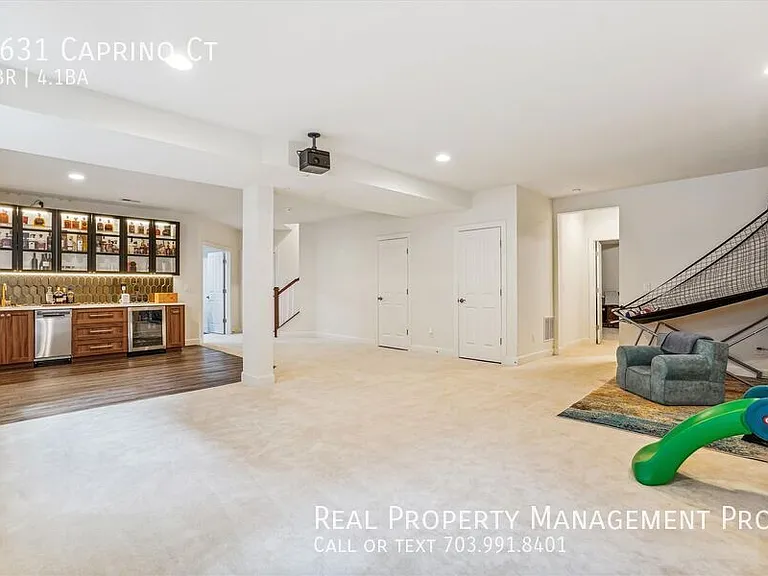 4631 Caprino Ct — Photo 32