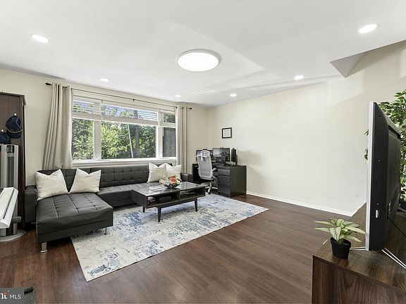 5th image of 221 Juniper Rd